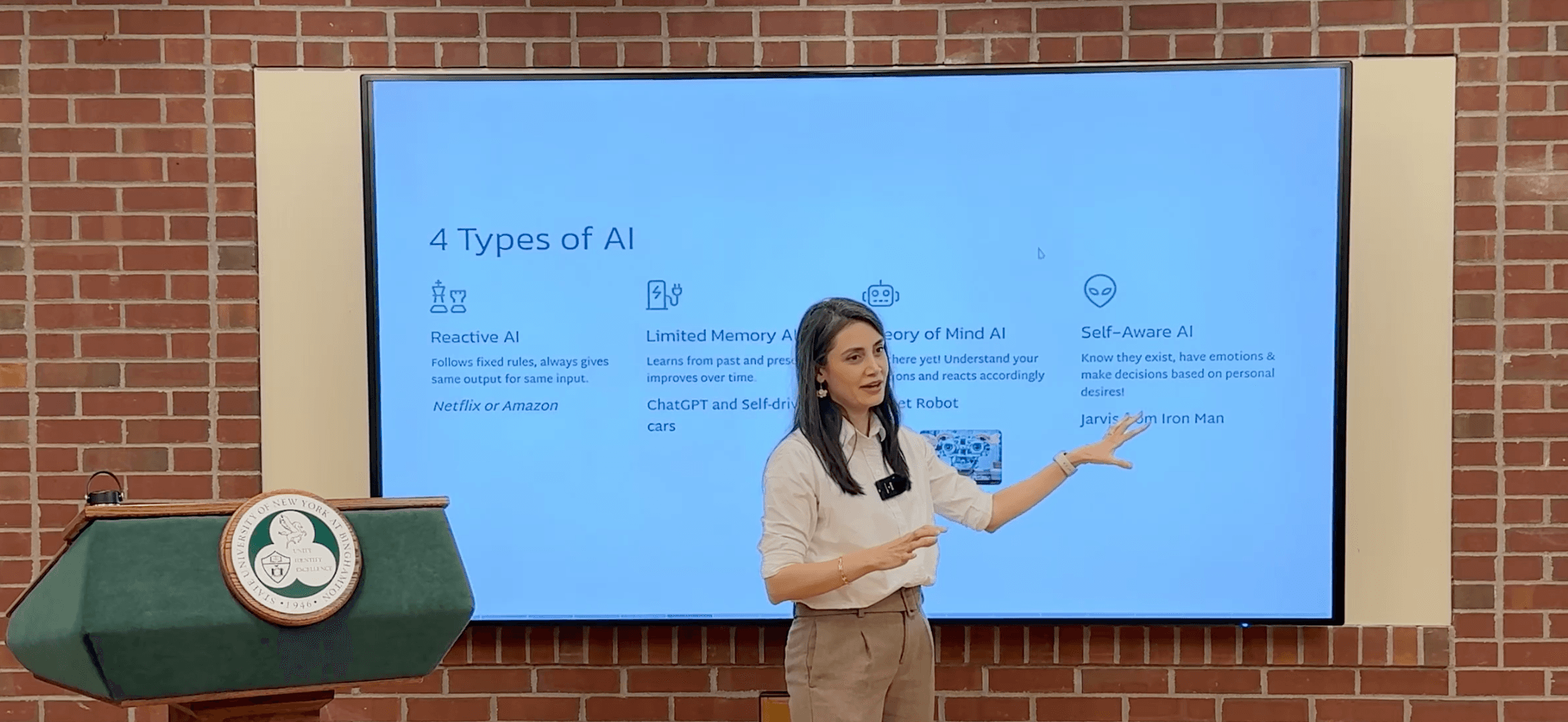 Sadie teaching an AI workshop at Binghamton University